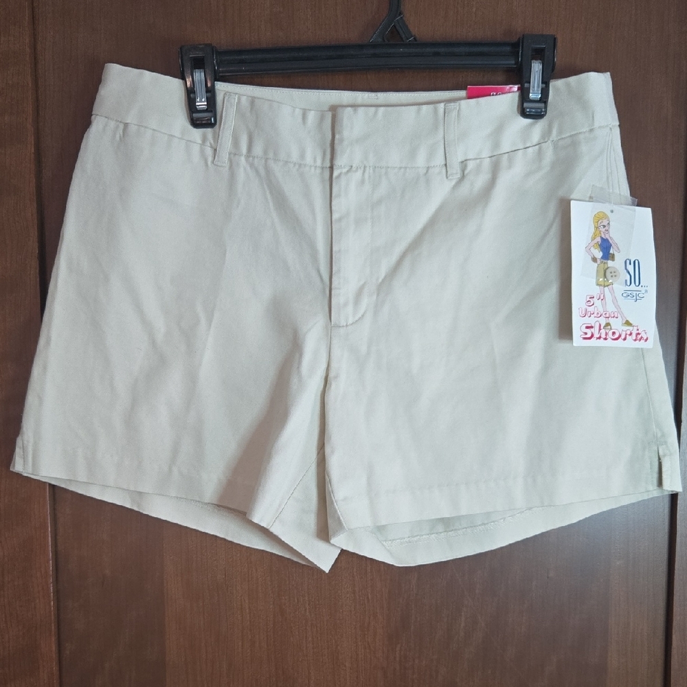 SO Urban 5" Inseam Size 11 Khaki Dressy Shorts - NEW